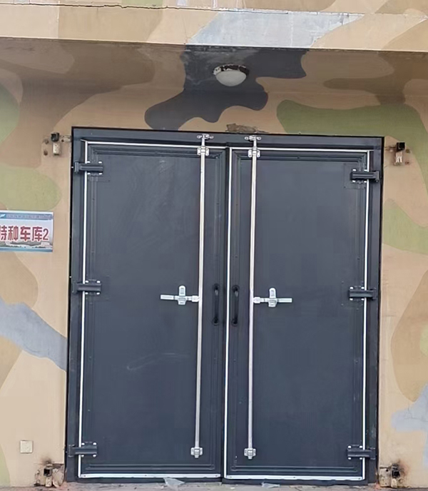 喀什工业平开门