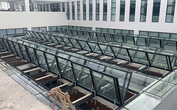 百安科技有限公司近期喀什排烟窗项目案例分享 百安科技有限公司近期喀什排烟窗项目案例分享