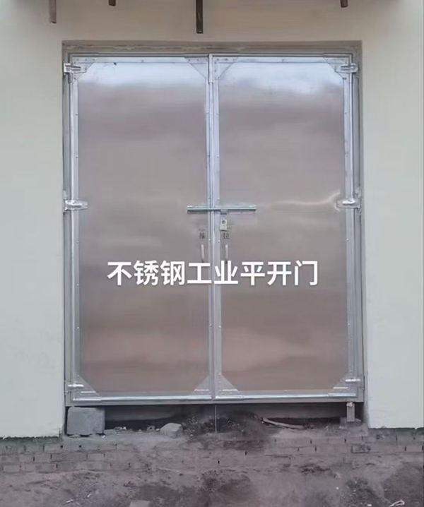 不锈钢喀什工业平开门在现代工业场景中的应用实践