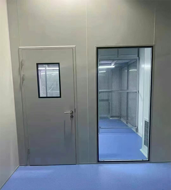 学校教学楼完成喀什防火门标准化安装